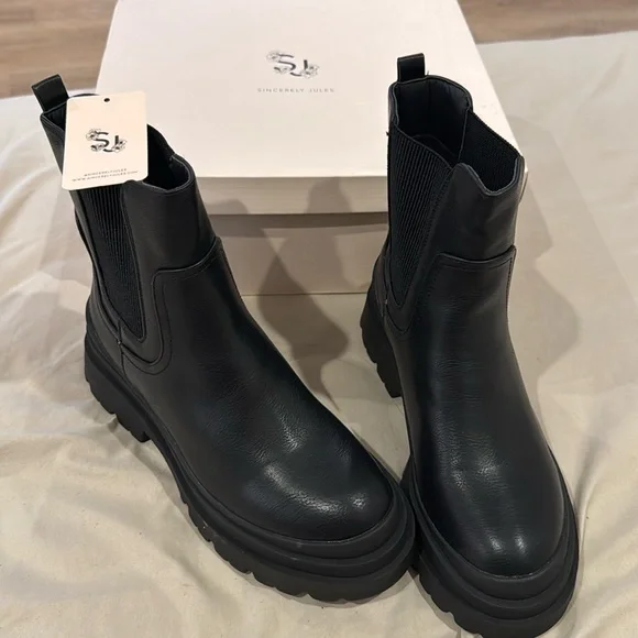 Chuncky Sincerly Jules Boots - Picture 1 of 4